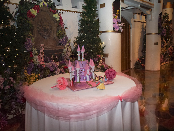 Enchanted Forest Cake Presentation Table